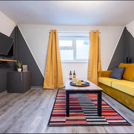 Stunning One Bedroom Apartments Near Shops & Central Cardiff Extérieur photo