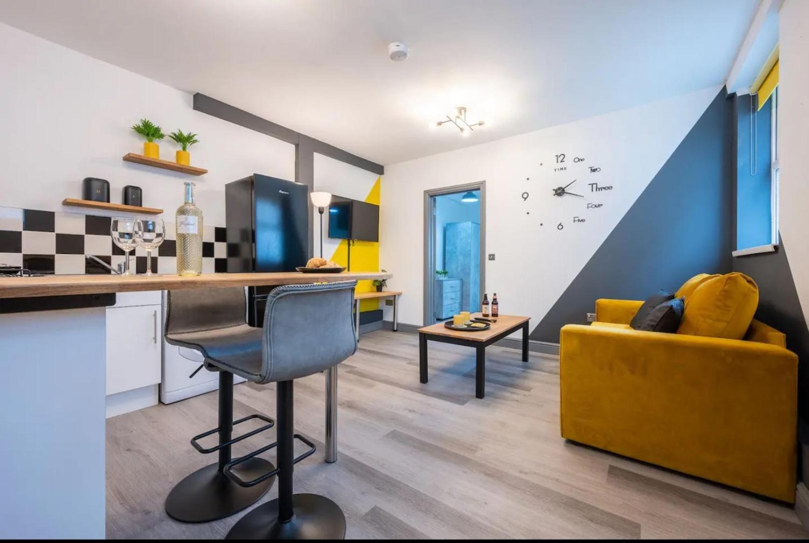 Stunning One Bedroom Apartments Near Shops & Central Cardiff Extérieur photo