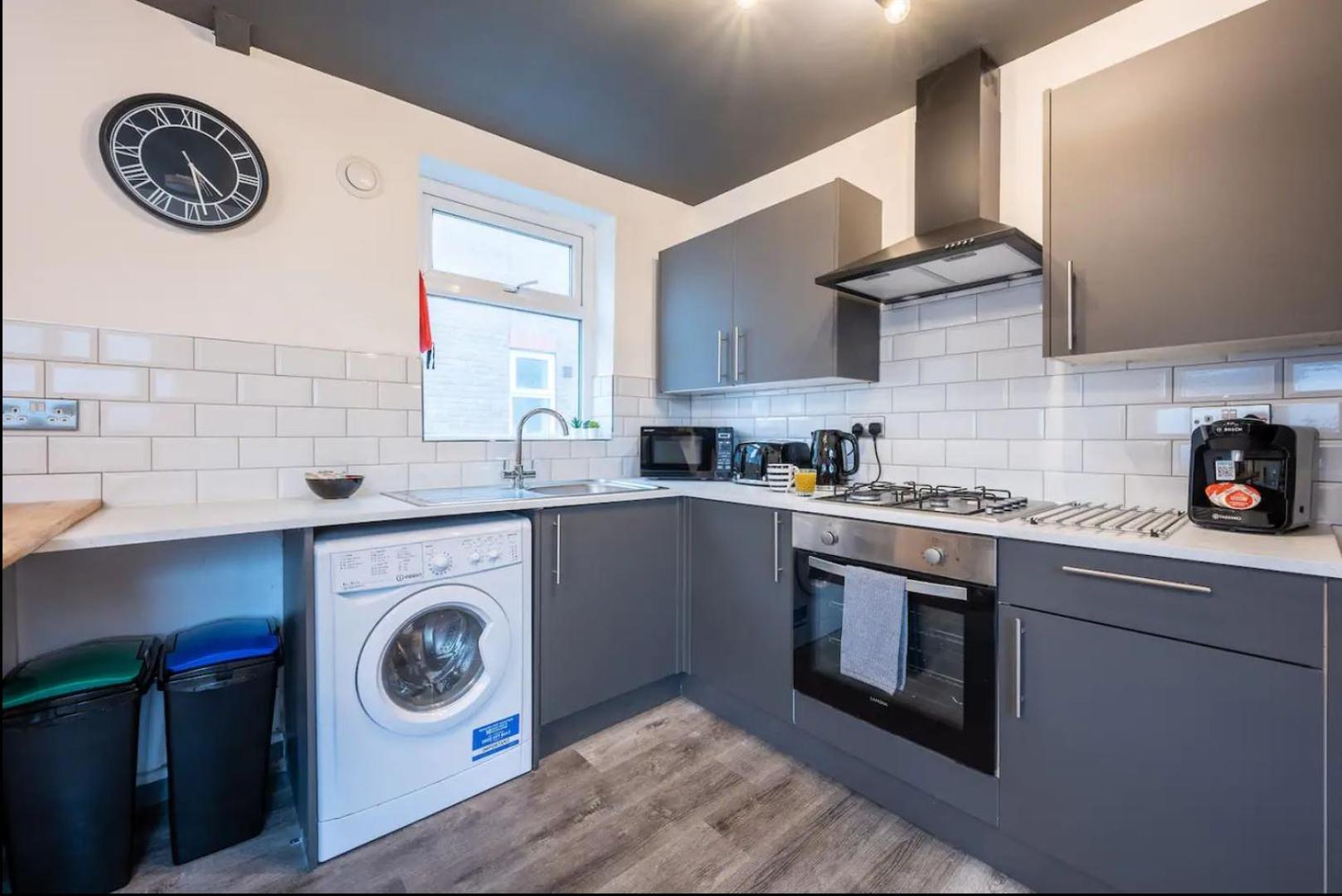Stunning One Bedroom Apartments Near Shops & Central Cardiff Extérieur photo